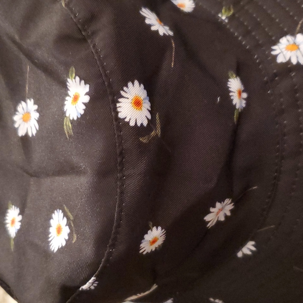 Alice + Olivia Reversible Daisy Bucket Hat - Picture 5 of 8